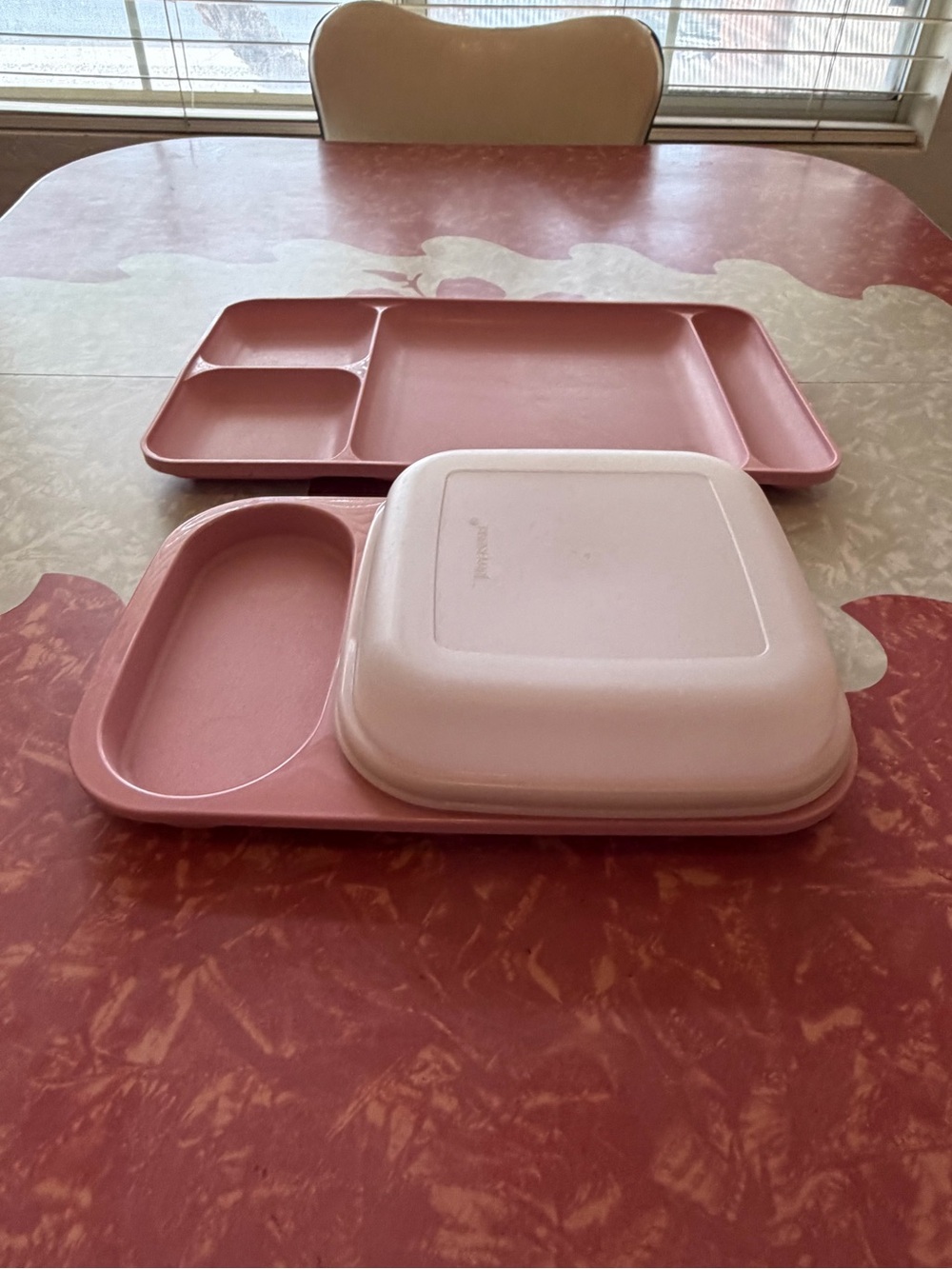 Vintage Tupperware Dusty Rose Mauve Meal Mates Tray set & Lid